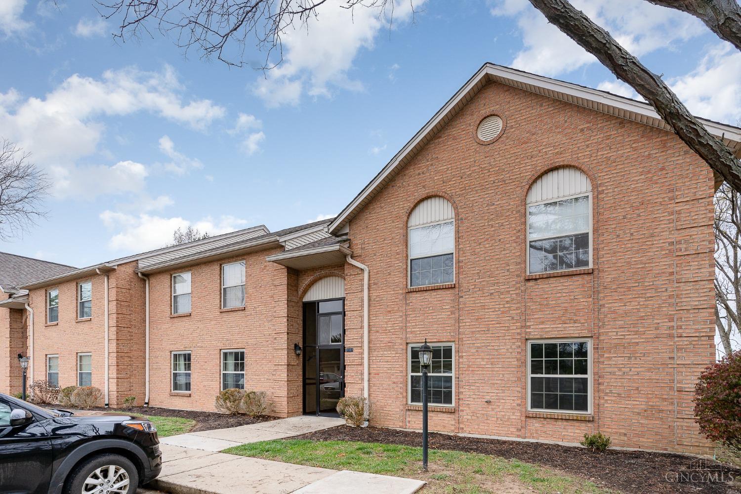3302 North Bend Road, Unit 2 Cincinnati, OH 45247 - Photo 1 of 25
