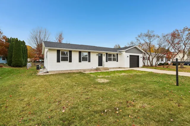 $389,900 | 543 Sycamore Street, Sauk City, WI 53583