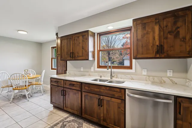 $389,900 | 543 Sycamore Street, Sauk City, WI 53583