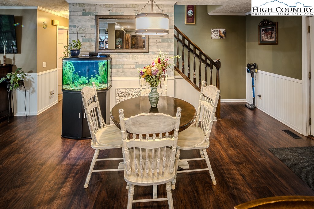 428 Phillip Road Elk Park, NC 28622 - Photo 13 of 30