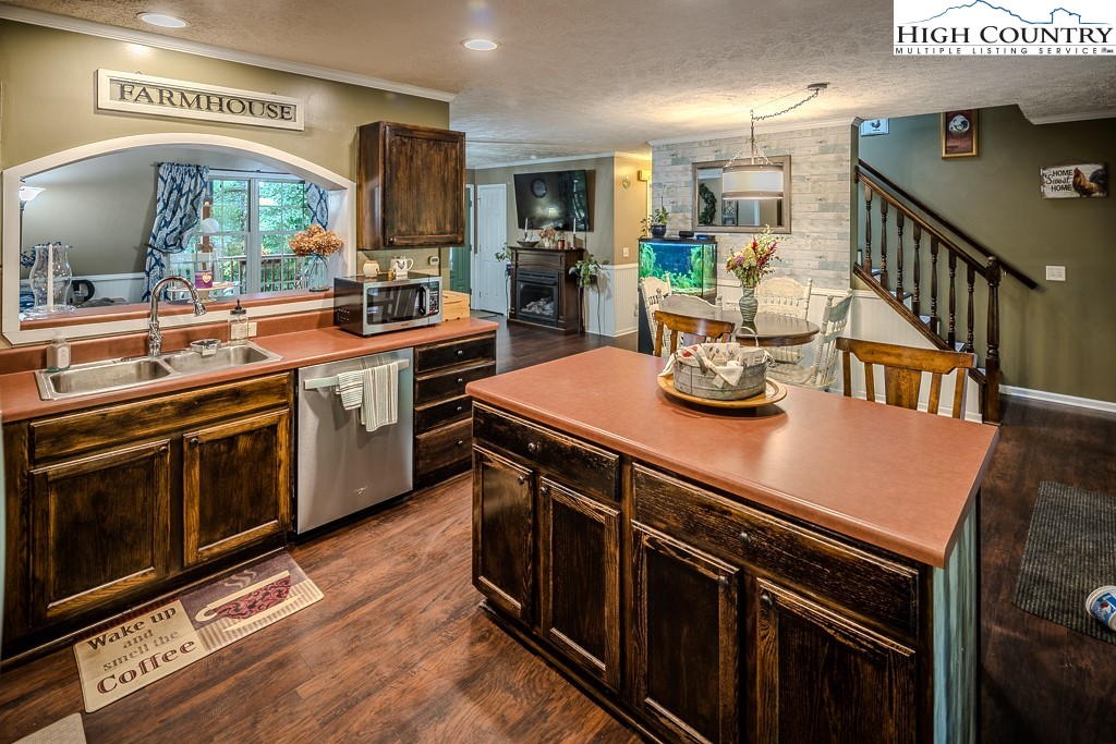 428 Phillip Road Elk Park, NC 28622 - Photo 15 of 30