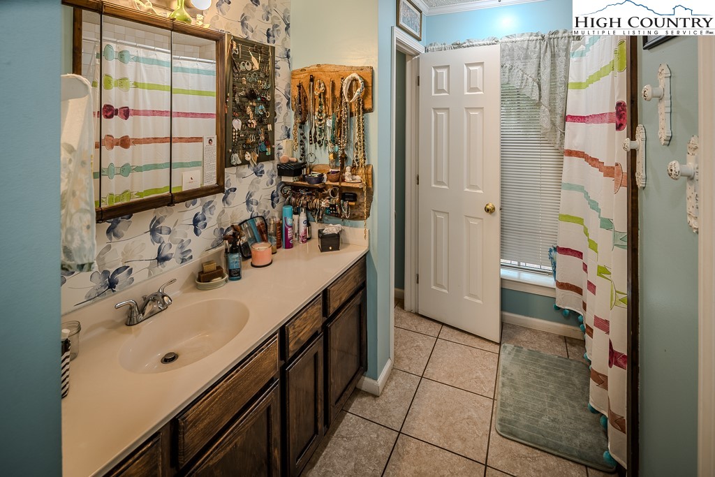 428 Phillip Road Elk Park, NC 28622 - Photo 18 of 30