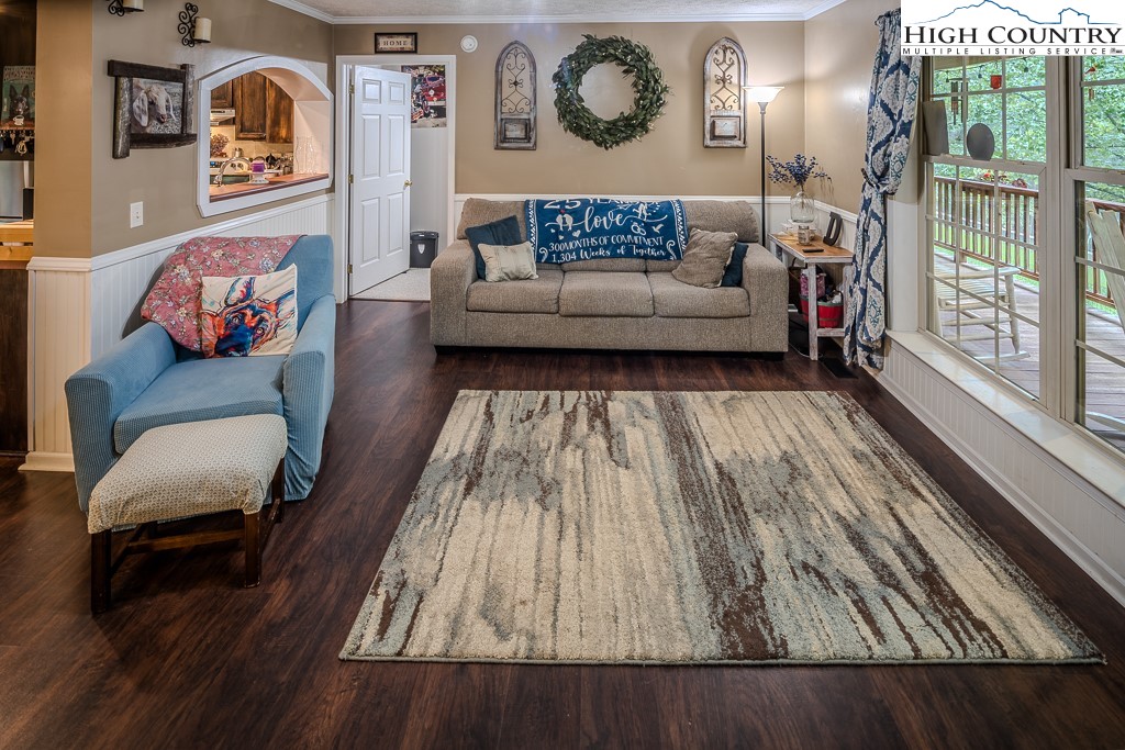 428 Phillip Road Elk Park, NC 28622 - Photo 7 of 30