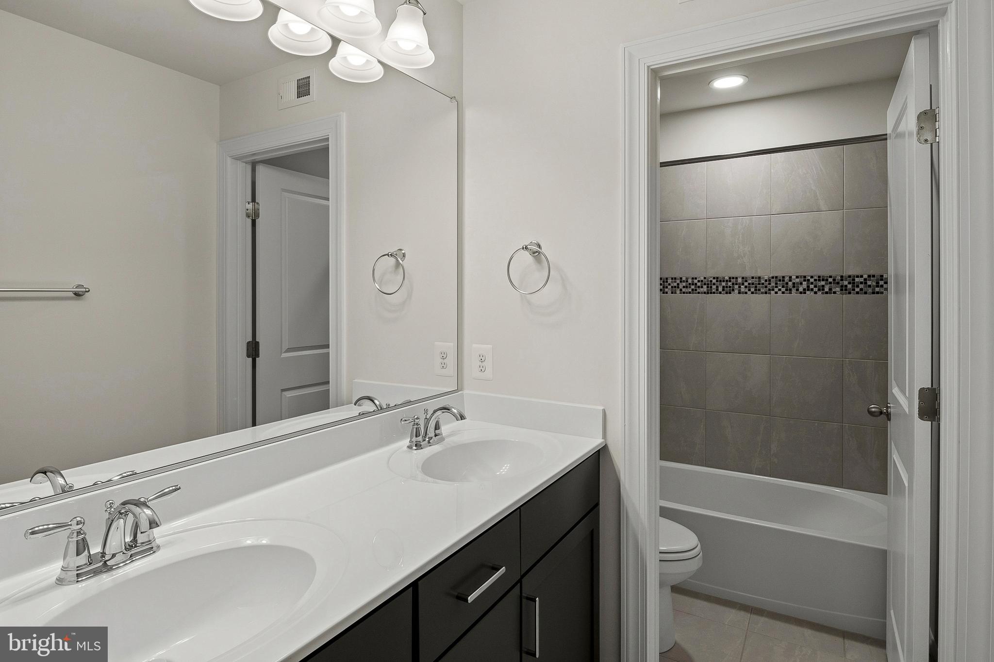 6715 Old Waterloo Road Elkridge, MD 21075 - Photo 33 of 41 Bathroom 2