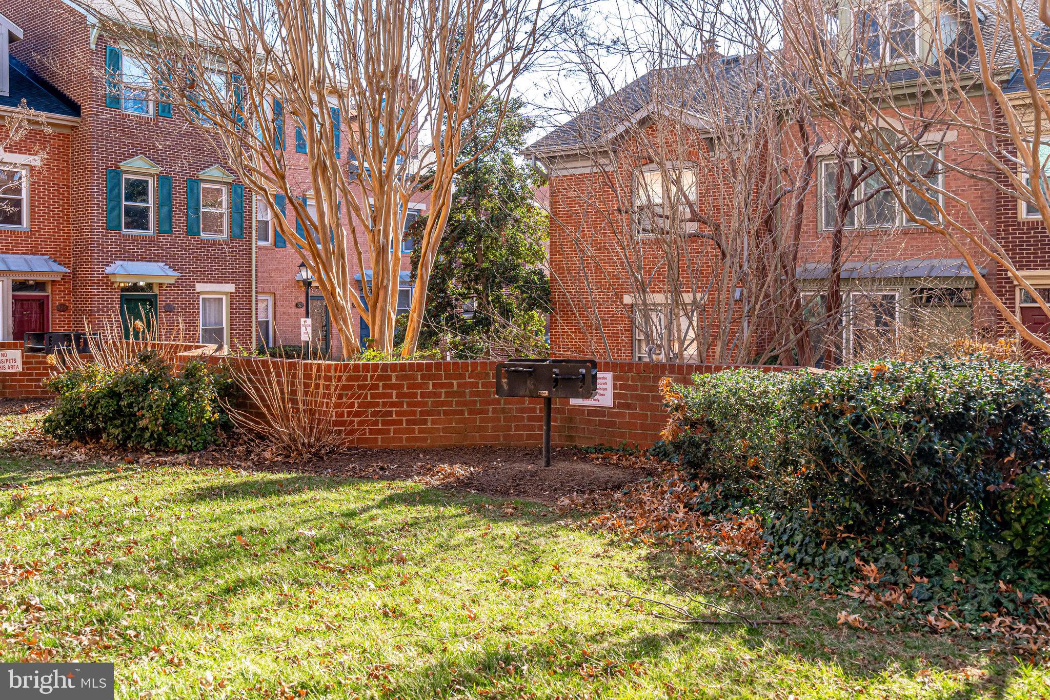 505 East Braddock Road, Unit 103 Alexandria, VA 22314 - Photo 46 of 74 Manicured grounds