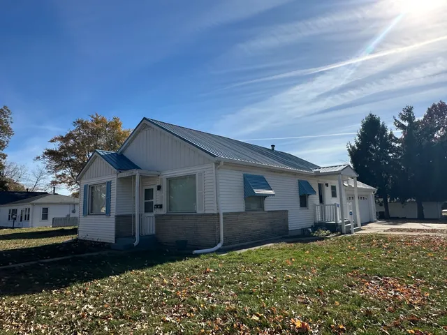 $169,900 | 1202 East Jefferson Street, Clinton, IL 61727