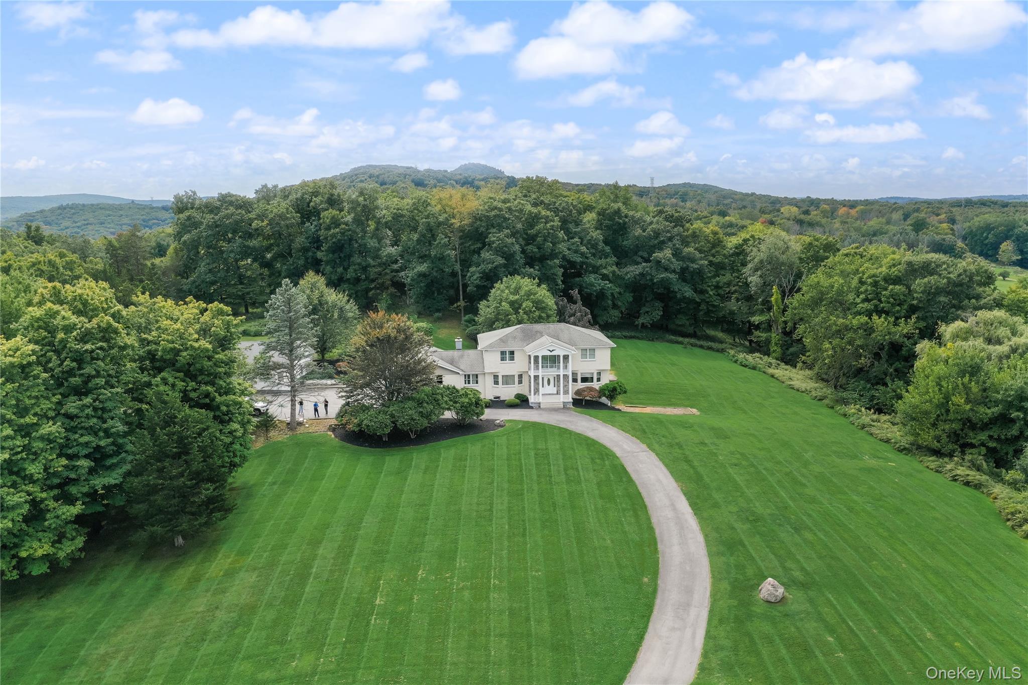 111 Ayr Road Chester, NY 10918 - Photo 2 of 30 Gallery Image 2