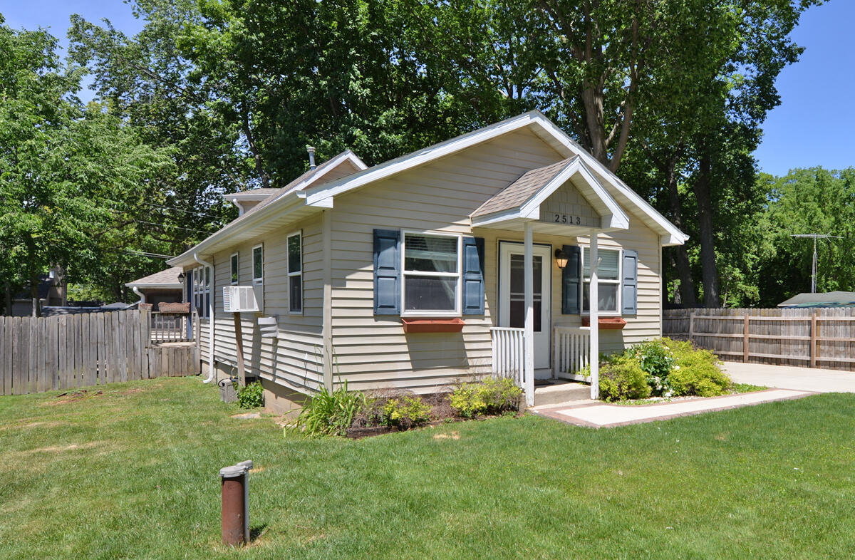 2513 Mason Street Delavan, WI 53115 - Photo 29 of 36 136