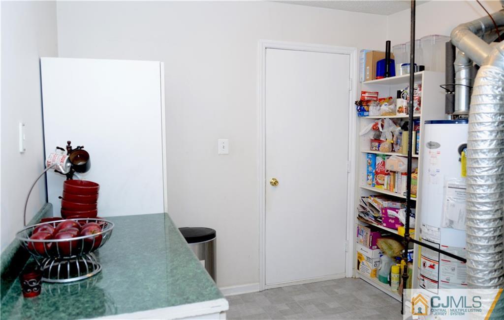 185 Prestwick Way Edison, NJ 08820 - Photo 17 of 18 Gallery Image 17