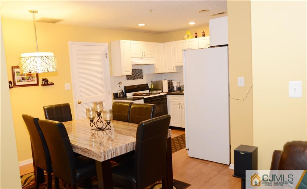 185 Prestwick Way Edison, NJ 08820 - Photo 6 of 18 Gallery Image 6