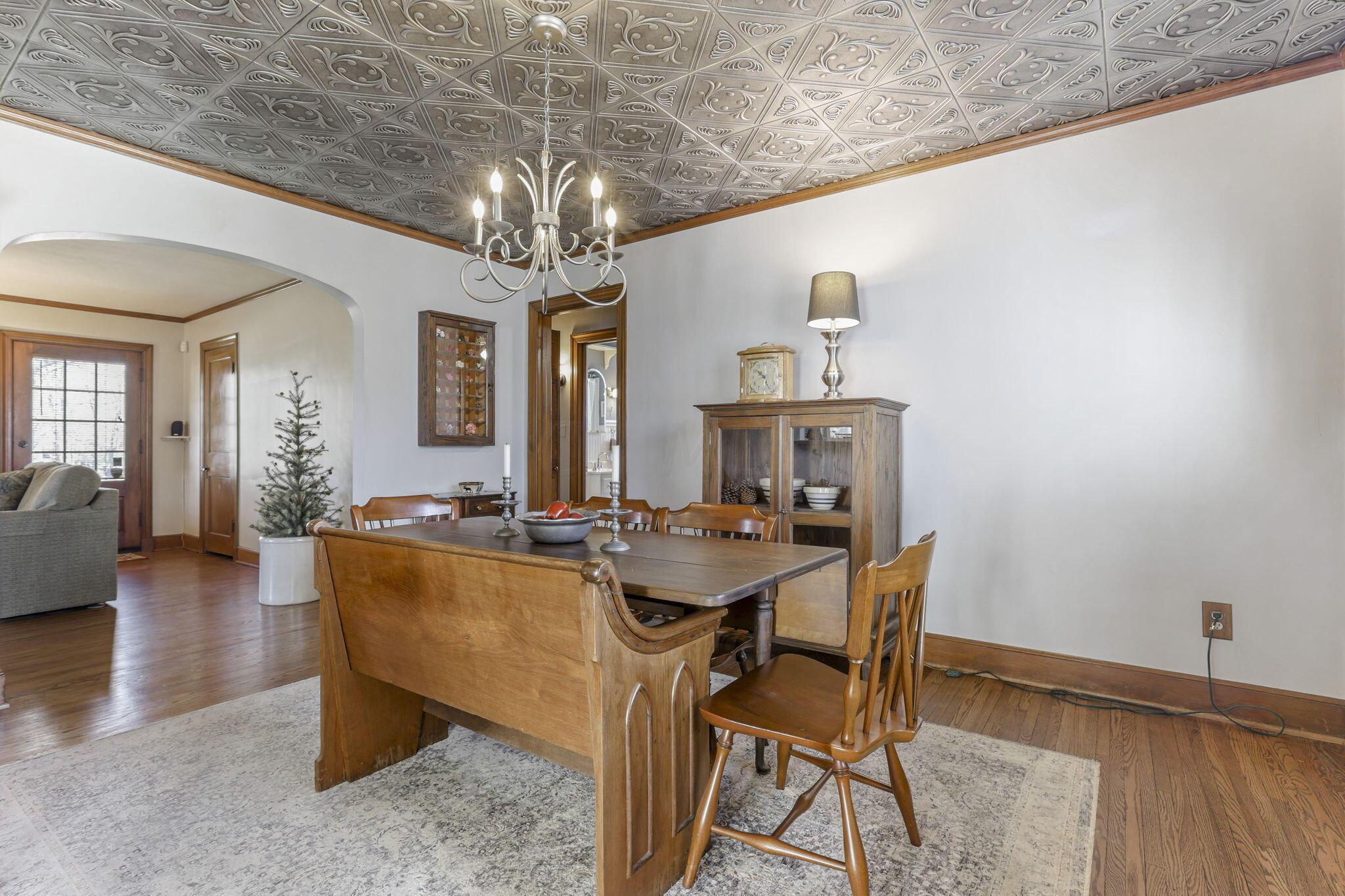 141 Park Road Columbus, OH 43235 - Photo 20 of 75 20-web-or-mls-0V3A7936