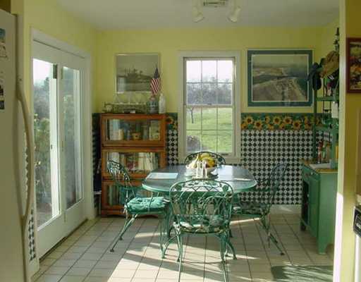 511 Corey Lane, Unit 511 Middletown, RI 02842 - Photo 6 of 8 Kitchen.
