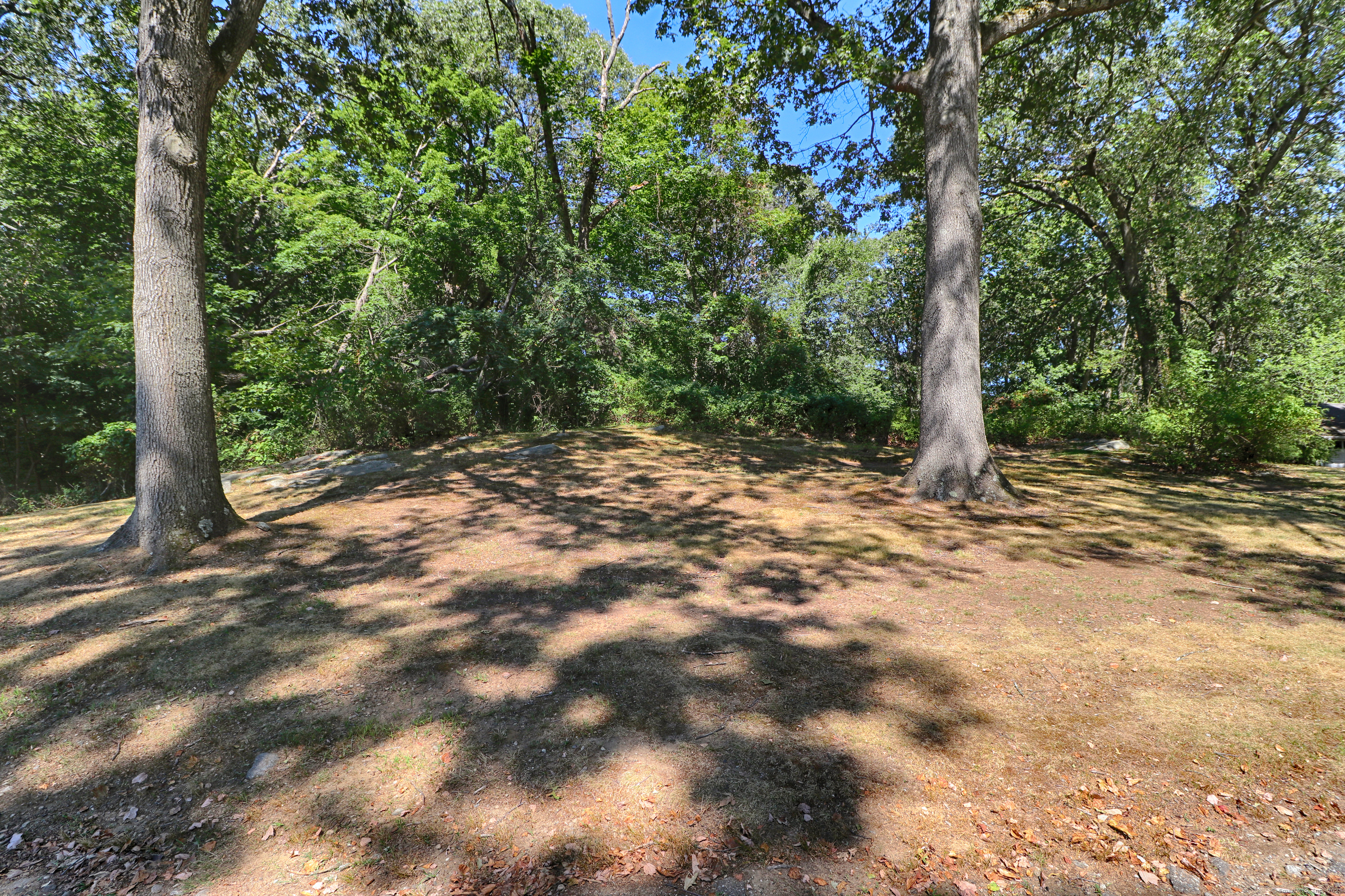 20 Ermine Street Fairfield, CT 06824 - Photo 13 of 18