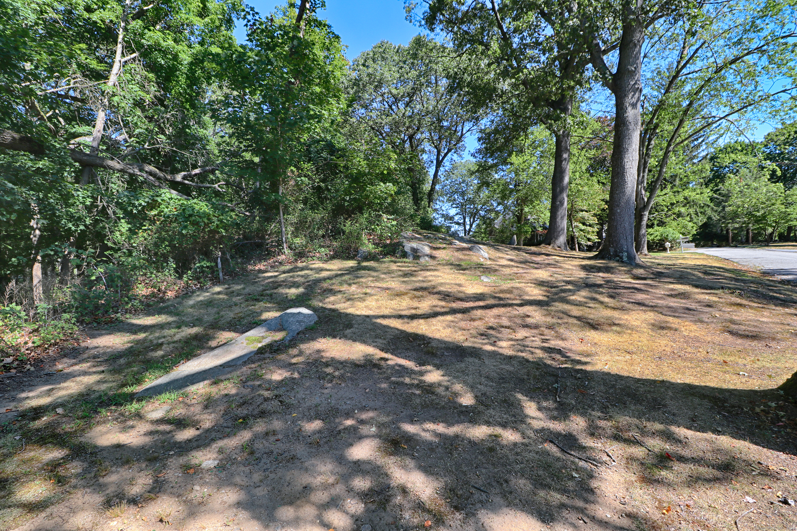 20 Ermine Street Fairfield, CT 06824 - Photo 14 of 18