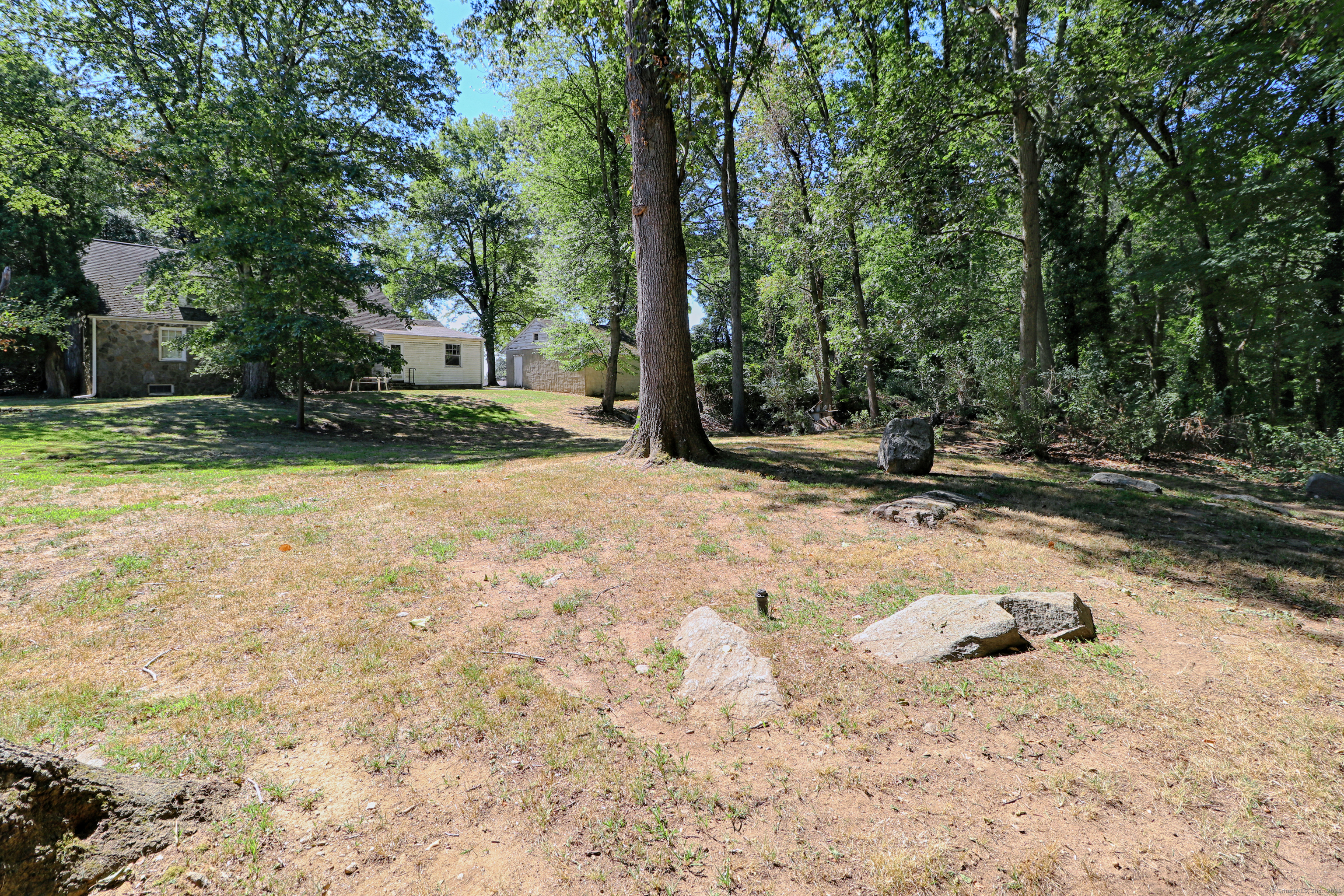 20 Ermine Street Fairfield, CT 06824 - Photo 10 of 18