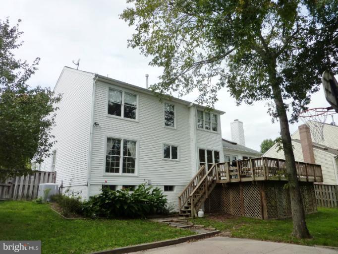 8027 Rocky Run Road Gainesville, VA 20155 - Photo 22 of 30 Exterior (Rear)