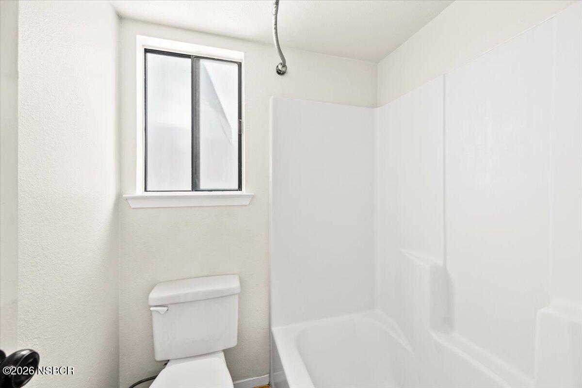 1060 Baden Avenue, Unit 9 Grover Beach, CA 93433 - Photo 22 of 26 23-Bathroom