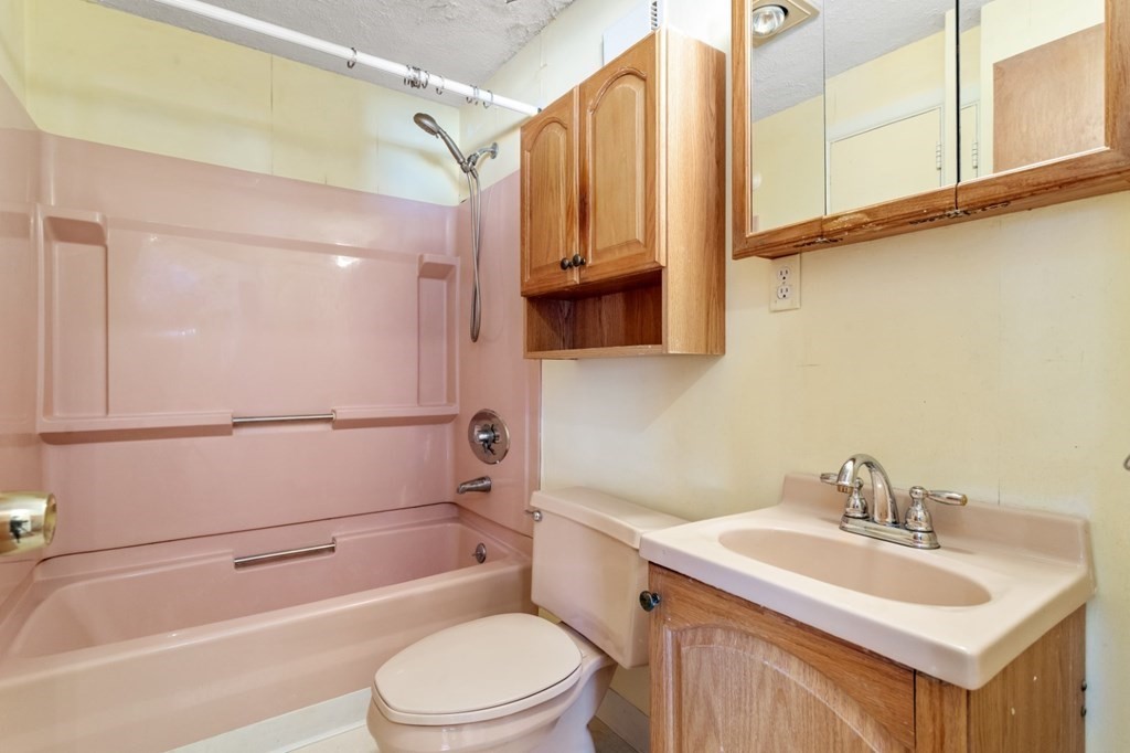 66 Sycamore Road Melrose, MA 02176 - Photo 17 of 37 Gallery Image 17