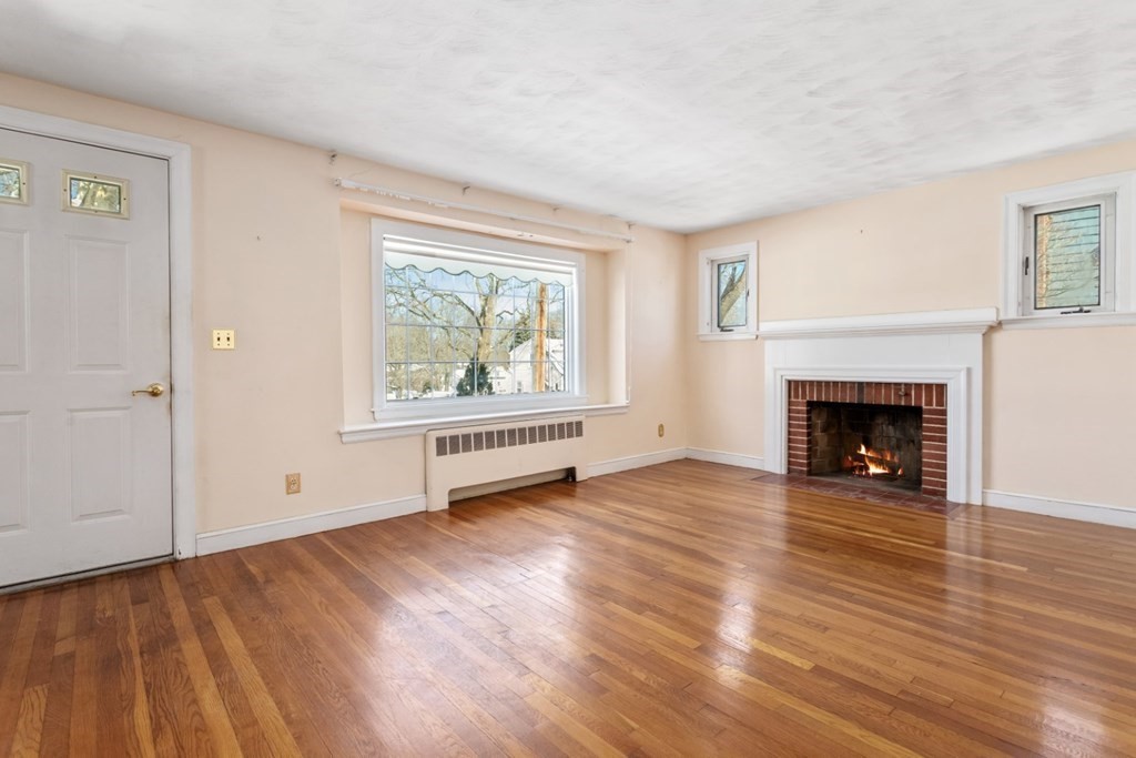 66 Sycamore Road Melrose, MA 02176 - Photo 3 of 37 Gallery Image 3