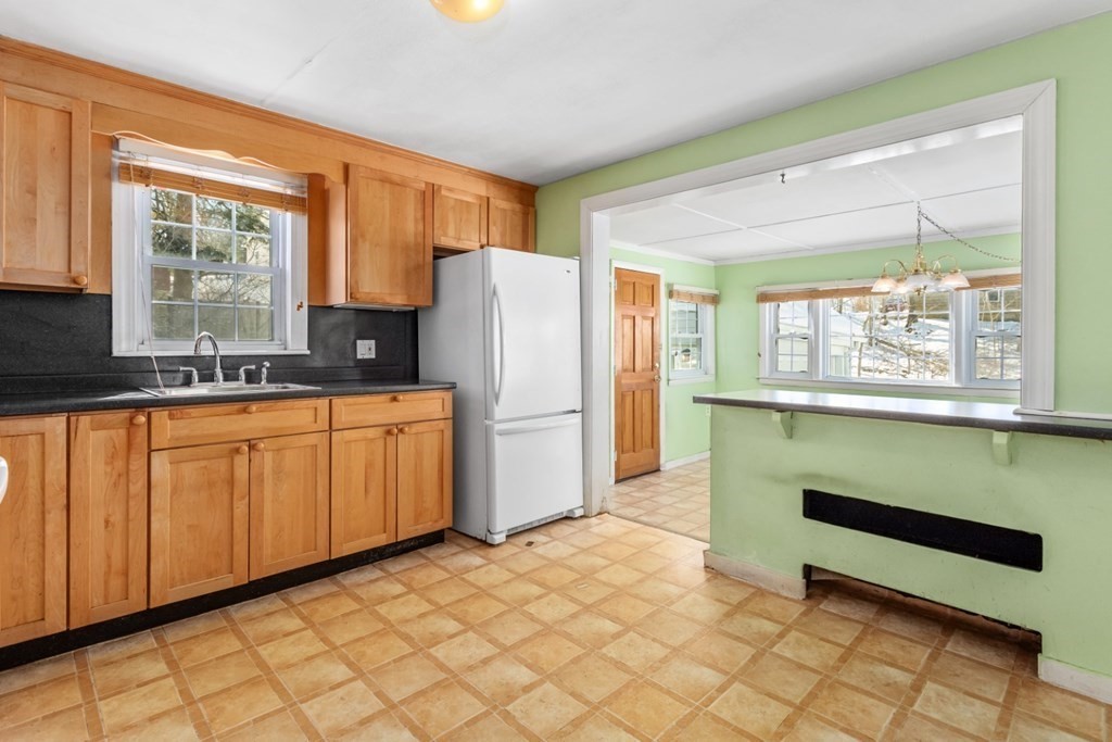 66 Sycamore Road Melrose, MA 02176 - Photo 8 of 37 Gallery Image 8