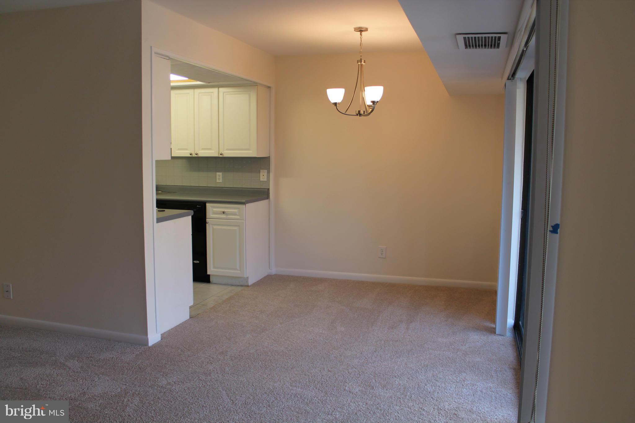 2243 Castle Rock Square, Unit 22C Reston, VA 20191 - Photo 8 of 27 Dining Room 3