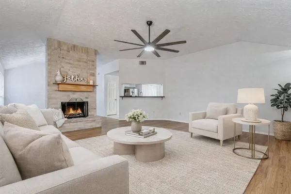 $2,000 | 3518 Pecan Point Drive, Sugar Land, TX 77478