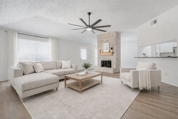 $2,000 | 3518 Pecan Point Drive, Sugar Land, TX 77478