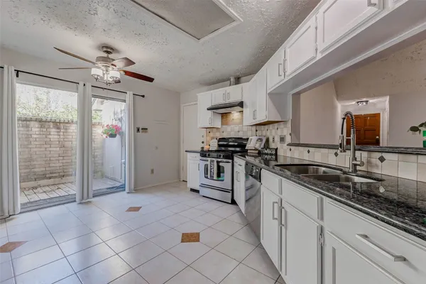 $2,000 | 3518 Pecan Point Drive, Sugar Land, TX 77478