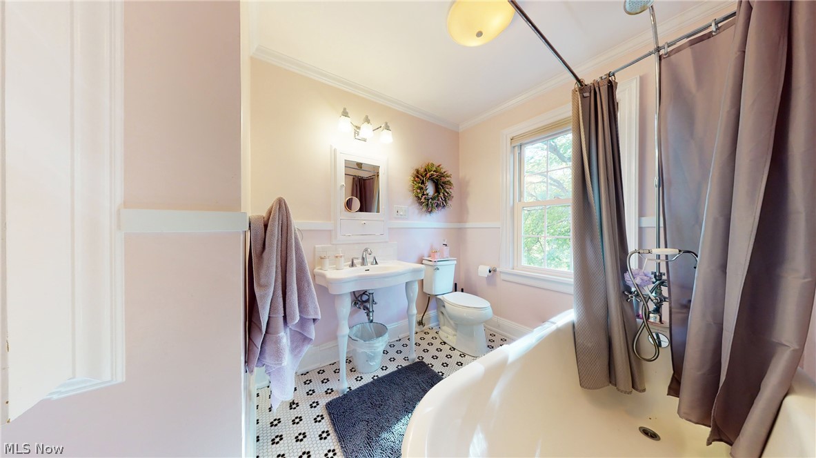 9215 Baldwin Road Mentor, OH 44060 - Photo 22 of 35 Main bathroom