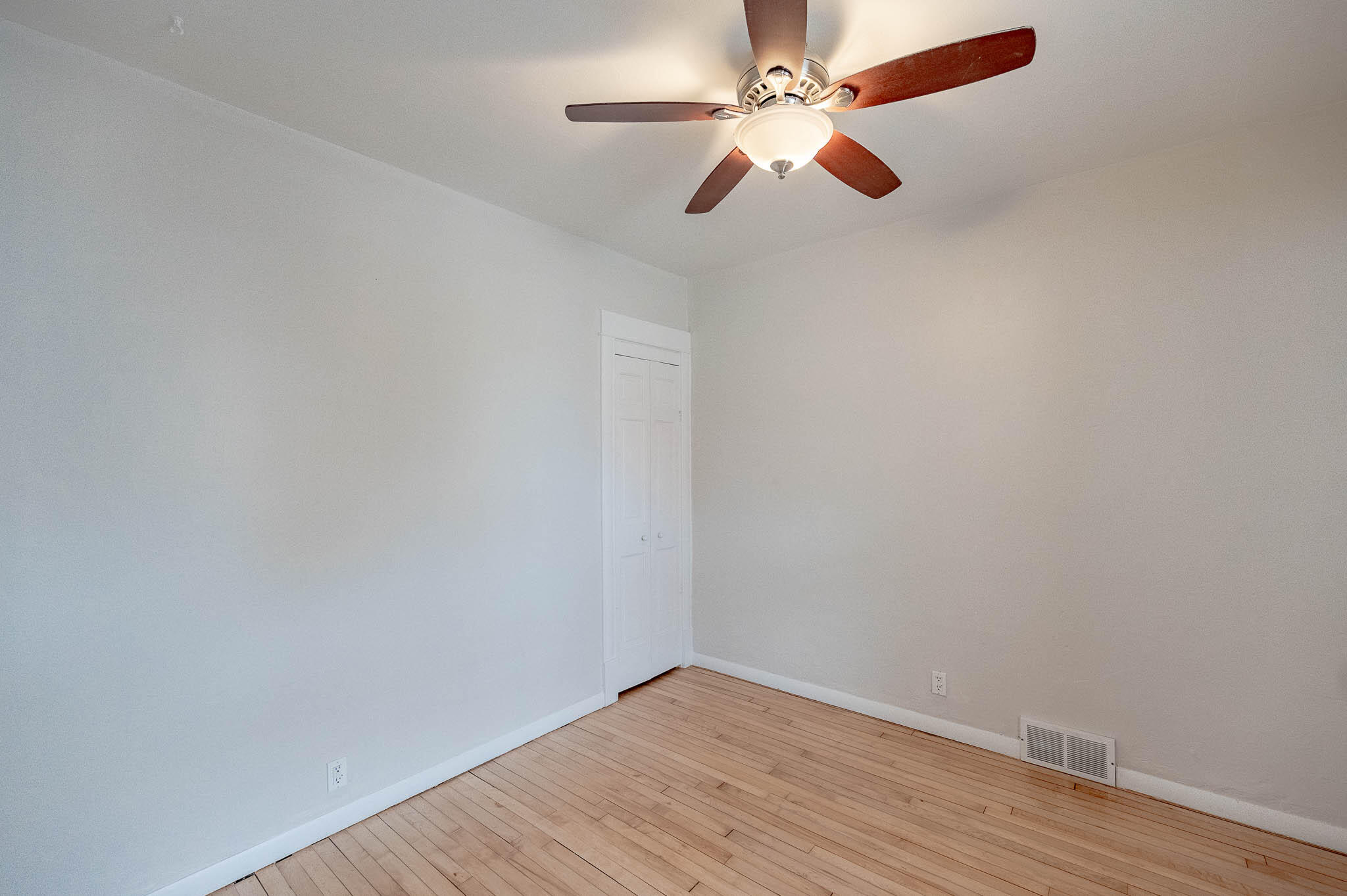 540 Hayes Avenue Racine, WI 53405 - Photo 11 of 19 Hayes - 006 - KEP