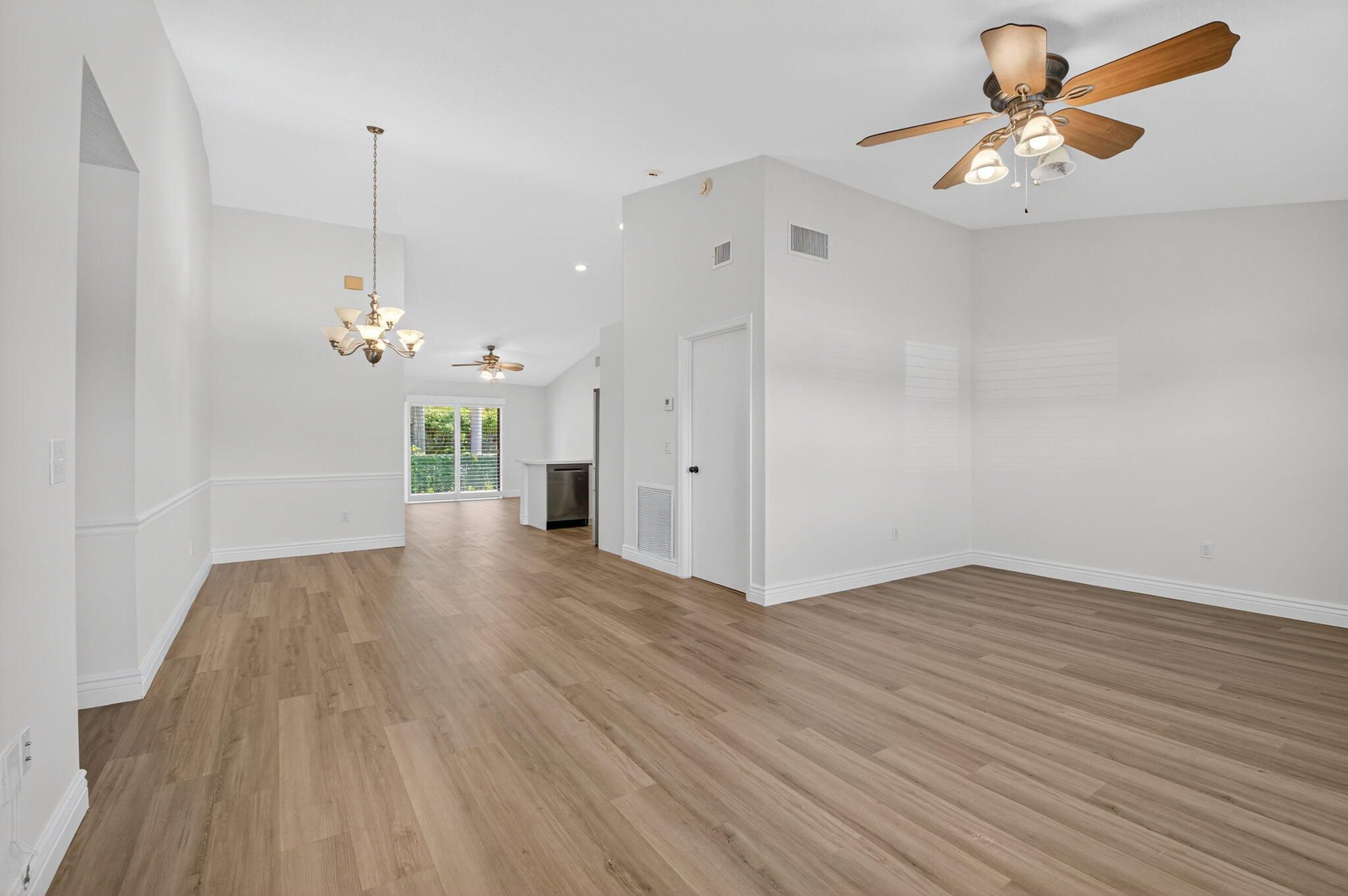 10141 Dara Court Boca Raton, FL 33428 - Photo 12 of 53 10-web-or-mls-DSC_9150