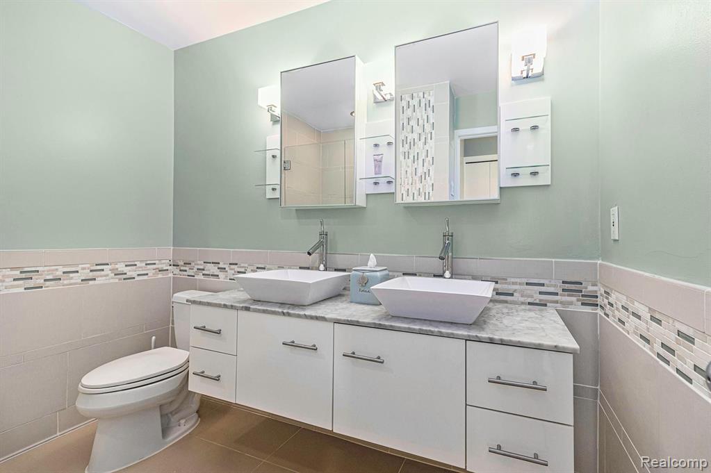 30414 Orchard Lake Road, Unit 25 Farmington Hills, MI 48334 - Photo 14 of 25