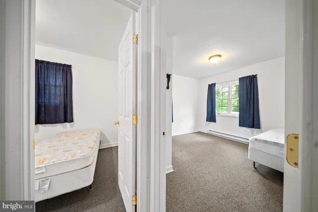 a view of entryway with workspace