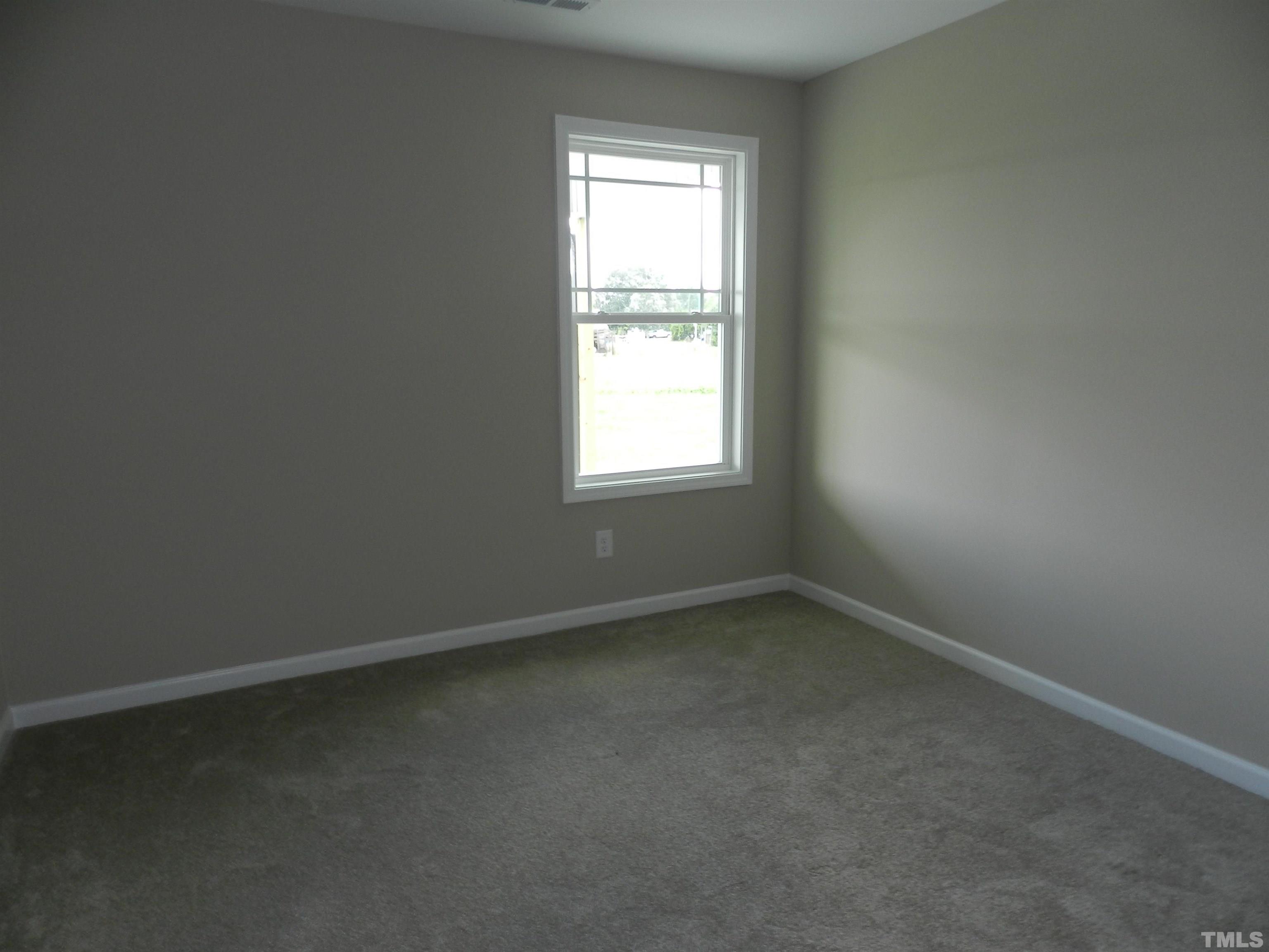 38 Touchdown Way Benson, NC 27504 - Photo 7 of 16 Gallery Image 7