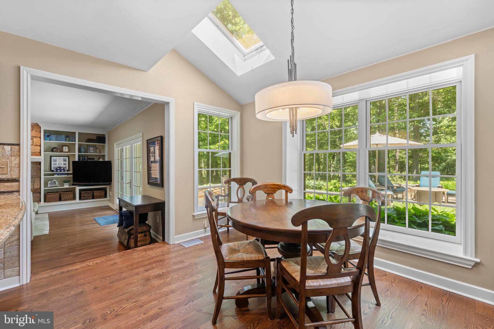 155 Barton Drive Spring City, PA 19475 - Photo 15 of 65 Eat-in kitchen looking into Family Room