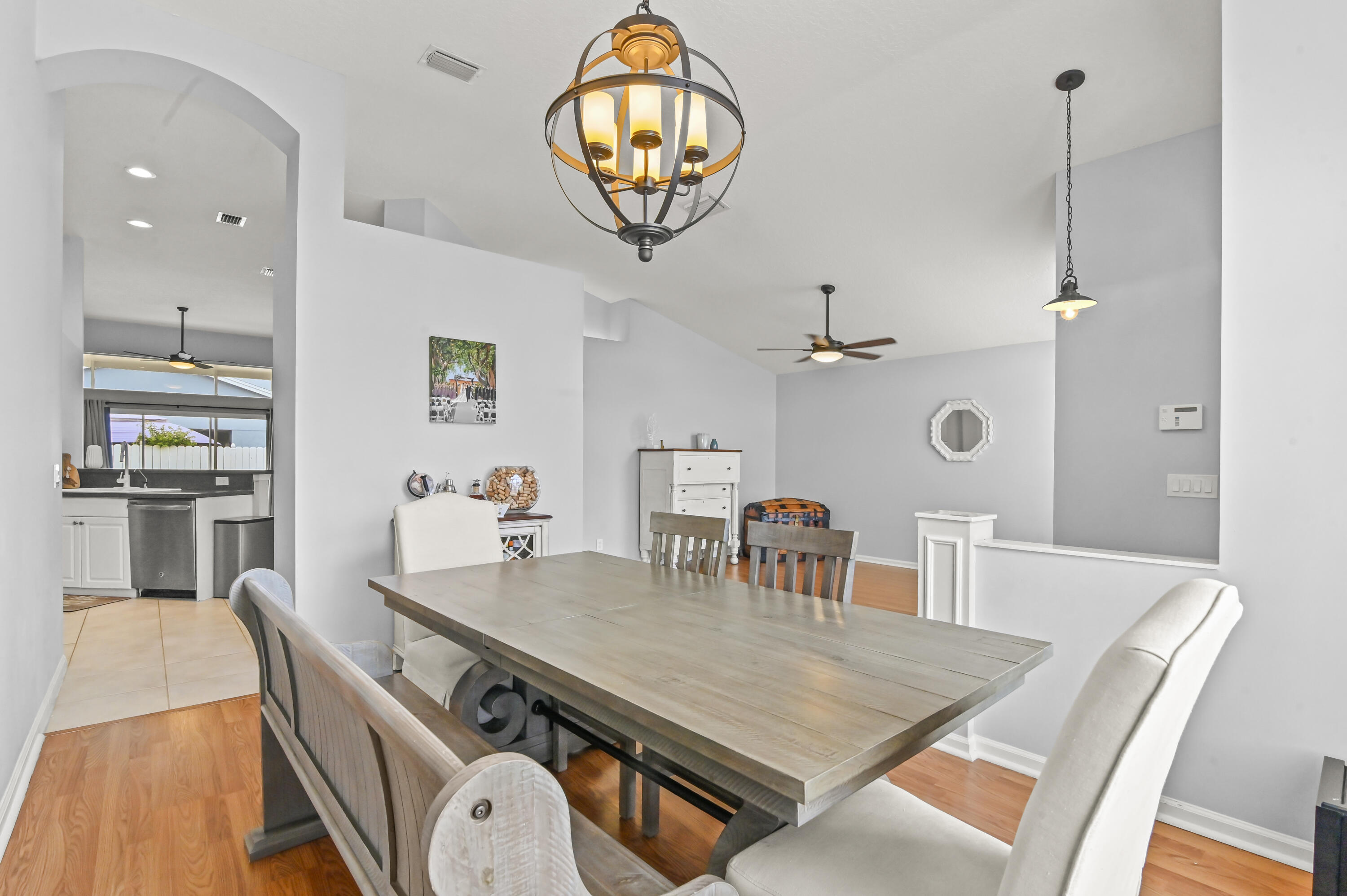 6319 Foster Street Jupiter, FL 33458 - Photo 6 of 24 10 Dining room 02