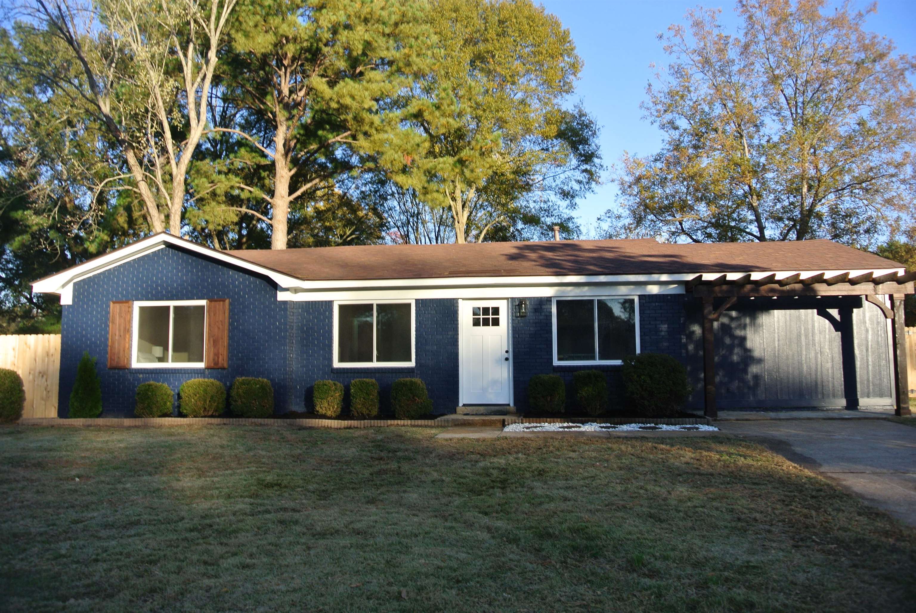 948 Greencliff Road Collierville, TN 38017 - Photo 3 of 34 a front view of house with yard and trees in the background