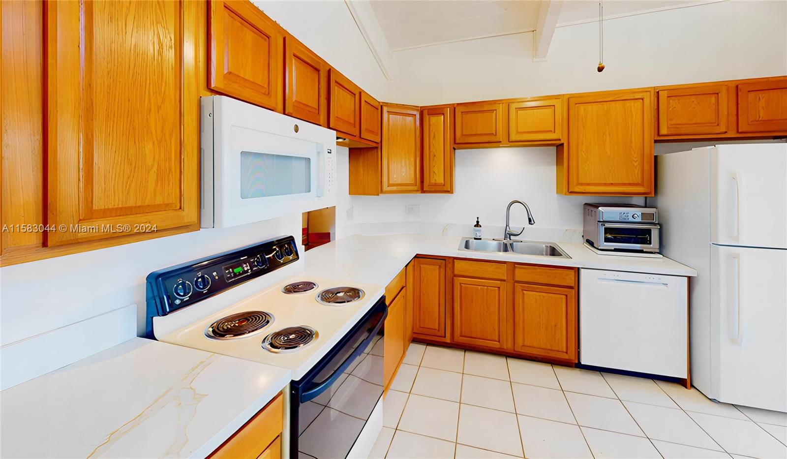 135 Fox Road, Unit 245 Hollywood, FL 33024 - Photo 10 of 34 Gallery Image 10