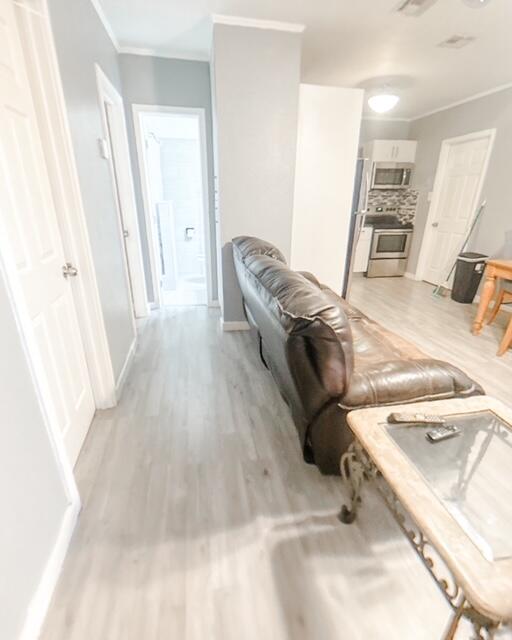 219 West 27th Street Riviera Beach, FL 33404 - Photo 4 of 23 Living area