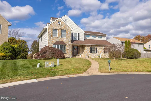 $469,900 | 13 Denise Court, Bear, DE 19701