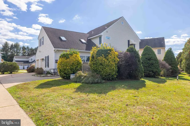 $469,900 | 13 Denise Court, Bear, DE 19701