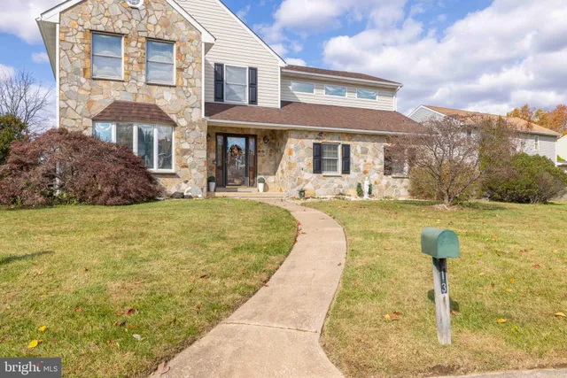 $469,900 | 13 Denise Court, Bear, DE 19701