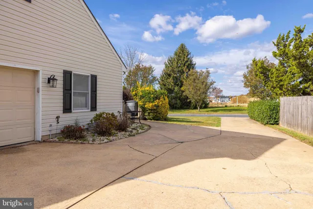 $469,900 | 13 Denise Court, Bear, DE 19701