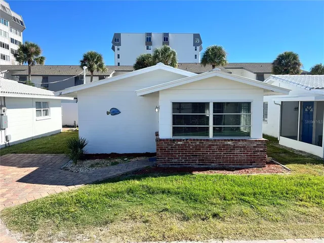 $7,470 | 6020 Midnight Pass Road, Unit 32, Sarasota, FL 34242