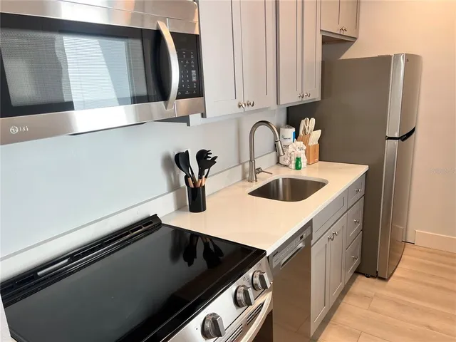 $7,470 | 6020 Midnight Pass Road, Unit 32, Sarasota, FL 34242