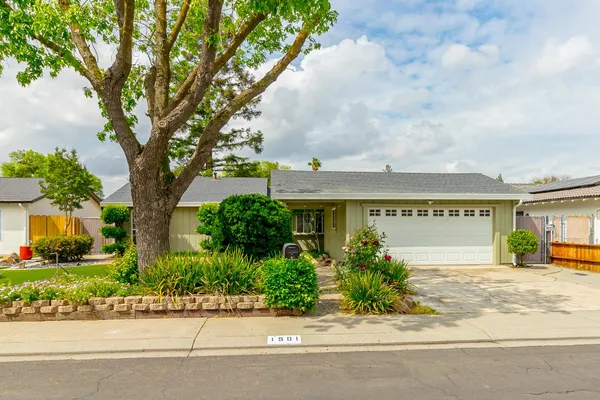$450,000 | 1501 Bella Terra Drive, Modesto, CA 95355