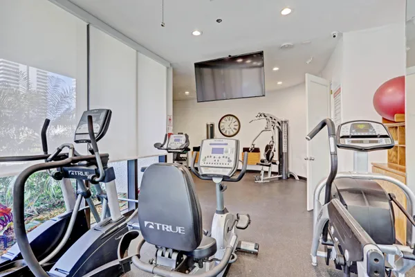 $9,000 | 5510 North Ocean Drive, Unit 24D, Singer Island, FL 33404