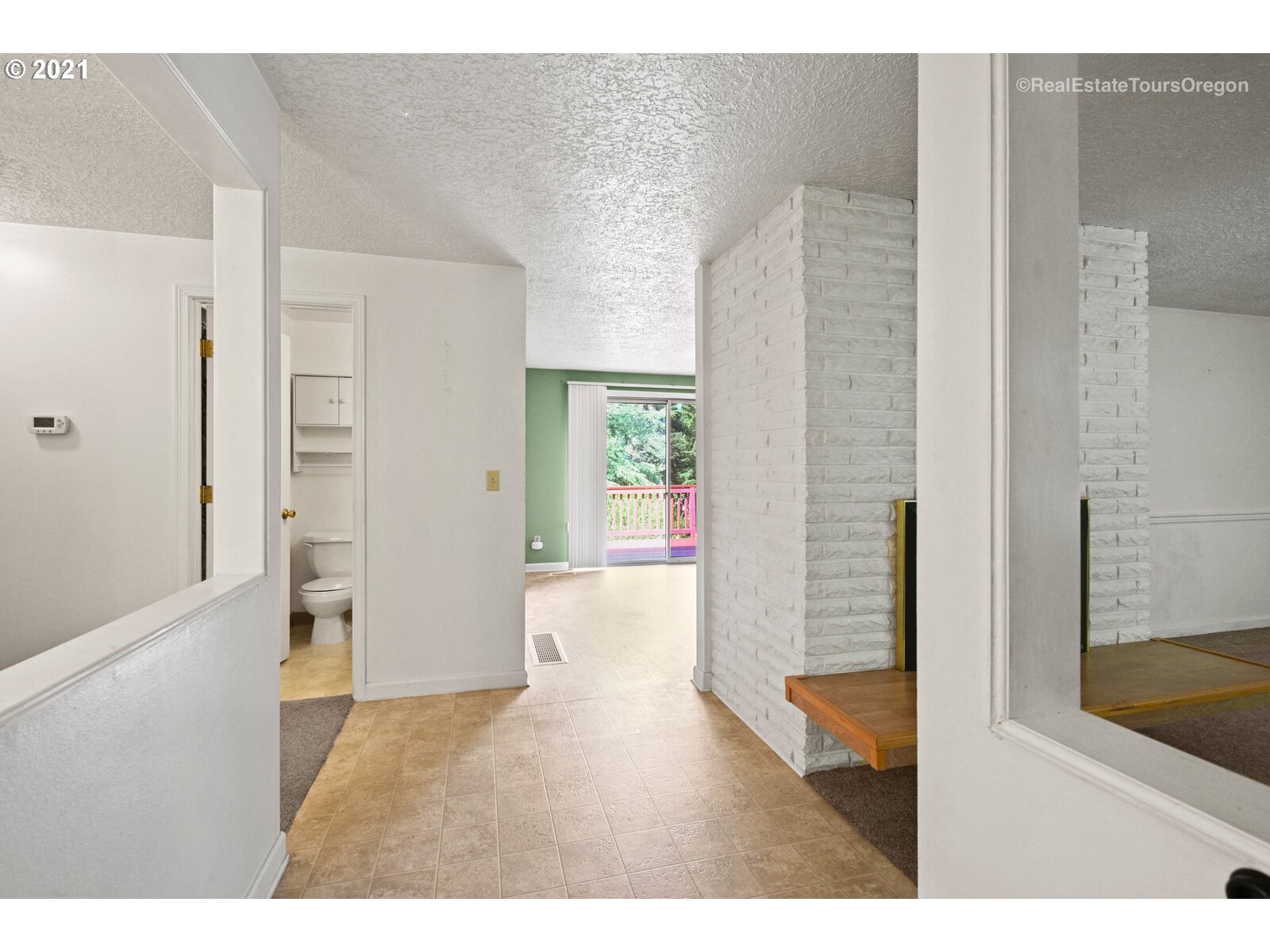 14325 Southwest Hargis Road Beaverton, OR 97008 - Photo 2 of 32 Gallery Image 2