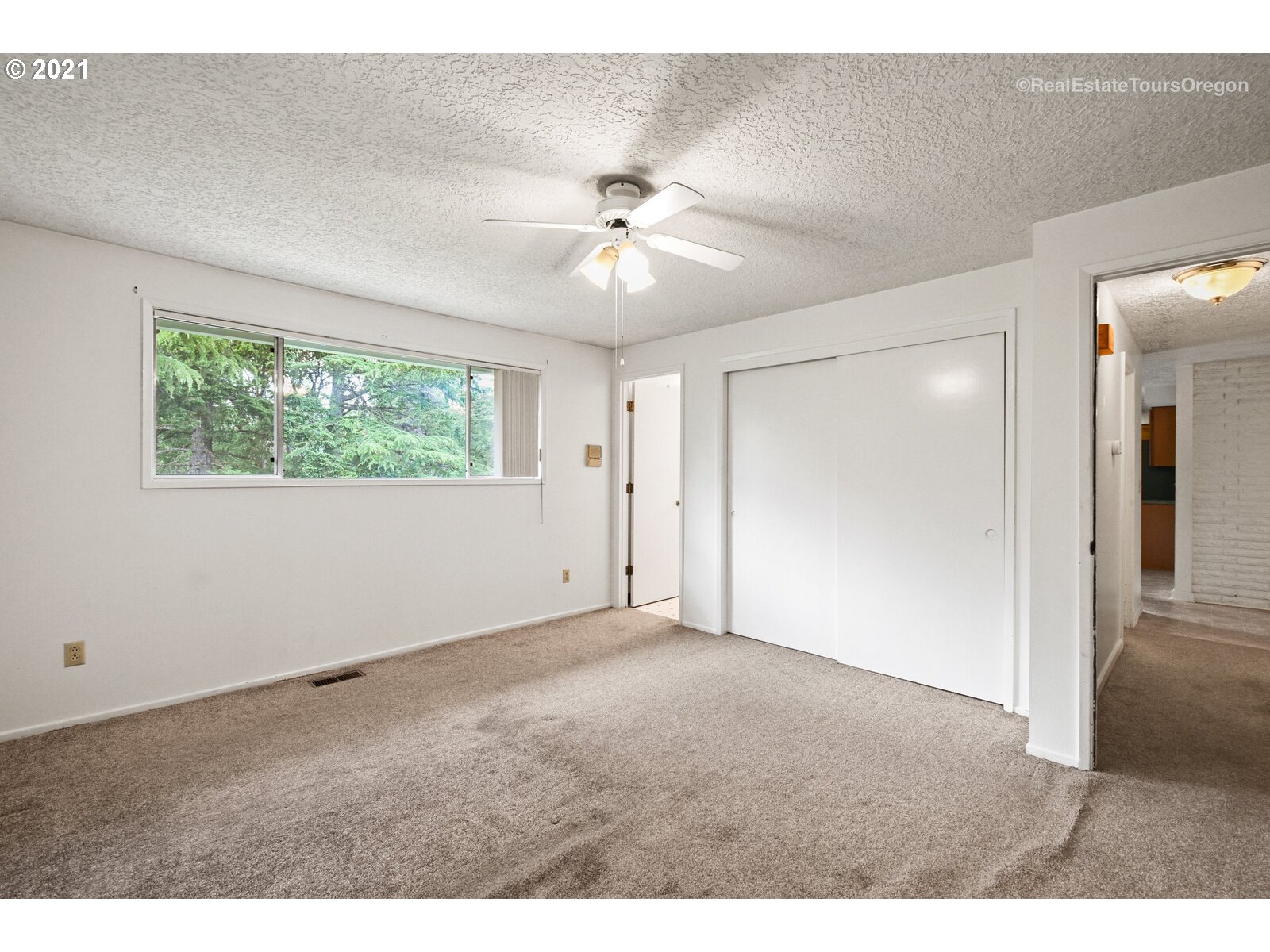 14325 Southwest Hargis Road Beaverton, OR 97008 - Photo 11 of 32 Gallery Image 11