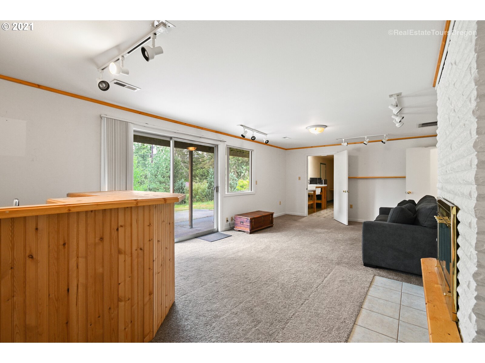 14325 Southwest Hargis Road Beaverton, OR 97008 - Photo 17 of 32 Gallery Image 17